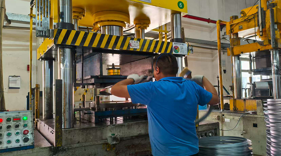 金環(huán)電器的滾筒干衣機如何適應游艇、輪船等特殊海洋環(huán)境，確保高安全性和穩(wěn)定性？